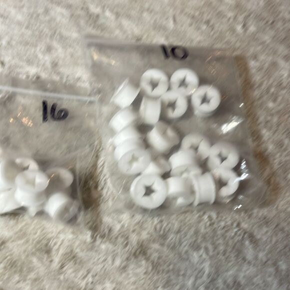 Star gauge plugs multiple sizes available white - Picture 4 of 7